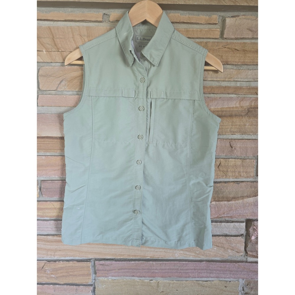 LL Bean Womens XS Regular Sage Green Sleeveless Hiking Shirt Button Front Vest